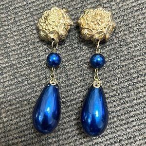 Vintage Blue Stone Tear Drop Clip Earrings with Gold flower